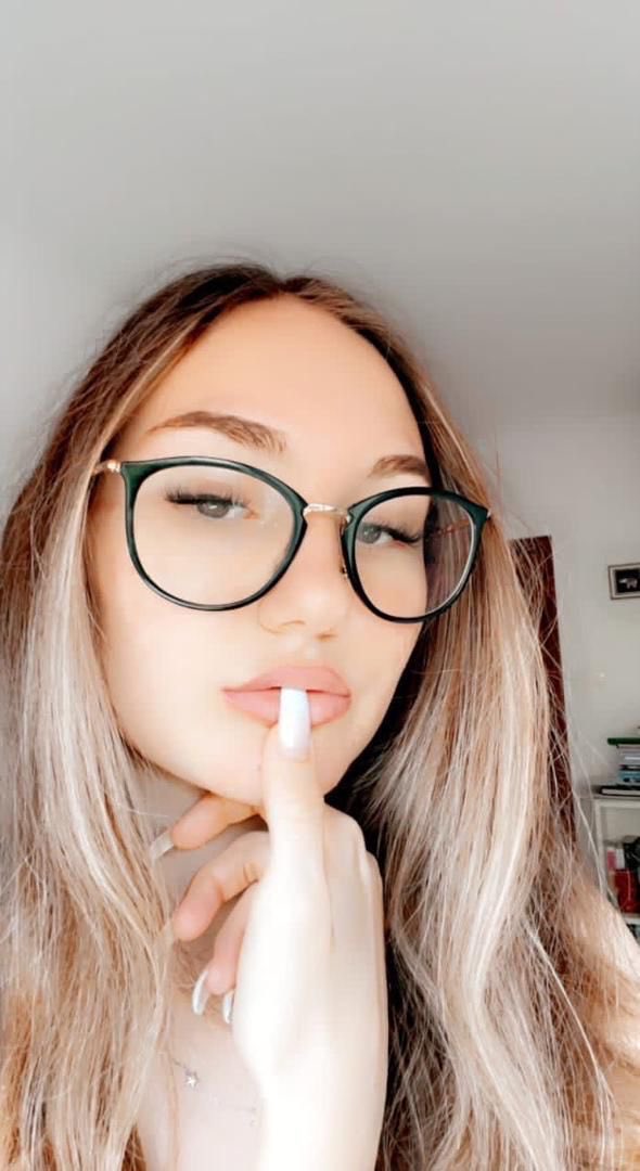 Saraonlyaccount's tweet photo. Hi! Lost my account of account 
Follow me and I follow back 😍 https://t.co/q51svHq9BE