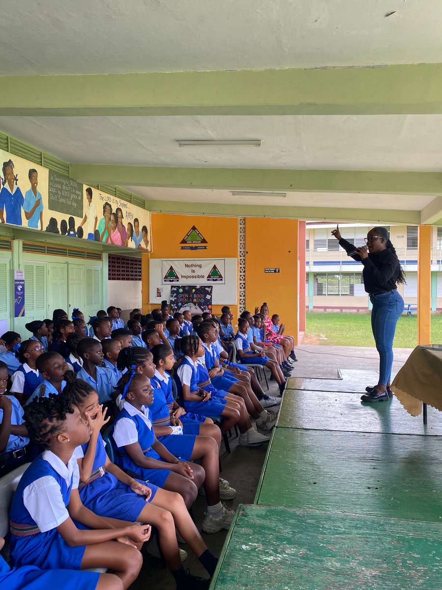 ITU's tweet photo. Dorain Amanda Clarke, Founder of Youth Climate Voice Caribbean Corporation, received seed funding through the ITU160 Gender Champions, supported by 🇨🇦 Canada.  The initiative introduced students in Barbados to AI, digital literacy, early warning systems &amp; climate resilience ✨ https://t.co/FjYzwaHnNZ