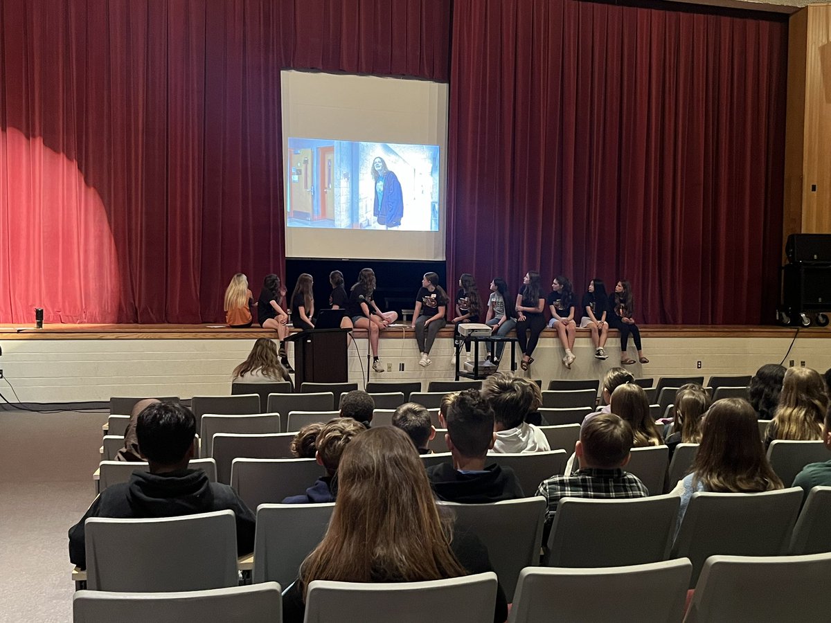 HCJuniorHigh's tweet photo. ICYMI: Last week was JH Visitation Day for all of our soon-to-be 7th graders. They had tours, presentations and Lunch &amp; Learn time in Advisory. Hard to believe that HC’s Class of 2032 is almost in the house!! #IMPACT360 @HCSDHuskies https://t.co/coTLWfcQPi