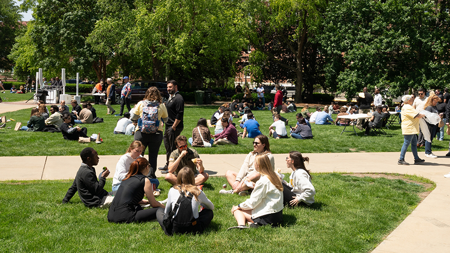 PurdueToday's tweet photo. Karaoke? ✅
Bingo? ✅
Ladder toss on Memorial Mall? ✅

Hundreds of Boilermakers came together May 21 on Memorial Mall to celebrate Spring Fling. https://t.co/bgddTtPHfA https://t.co/muY1rm1cAG