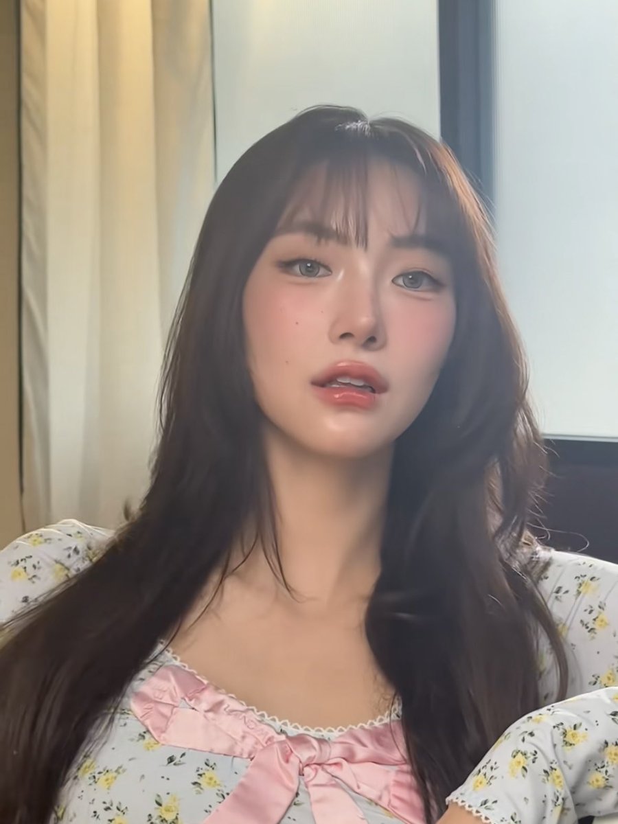 ryuboredyet's tweet photo. คนเราหน้าตาดีได้ขนาดนี้เลยหรอ 😭🧎🏻‍♀️‍➡️ https://t.co/J2NxAvuB8j