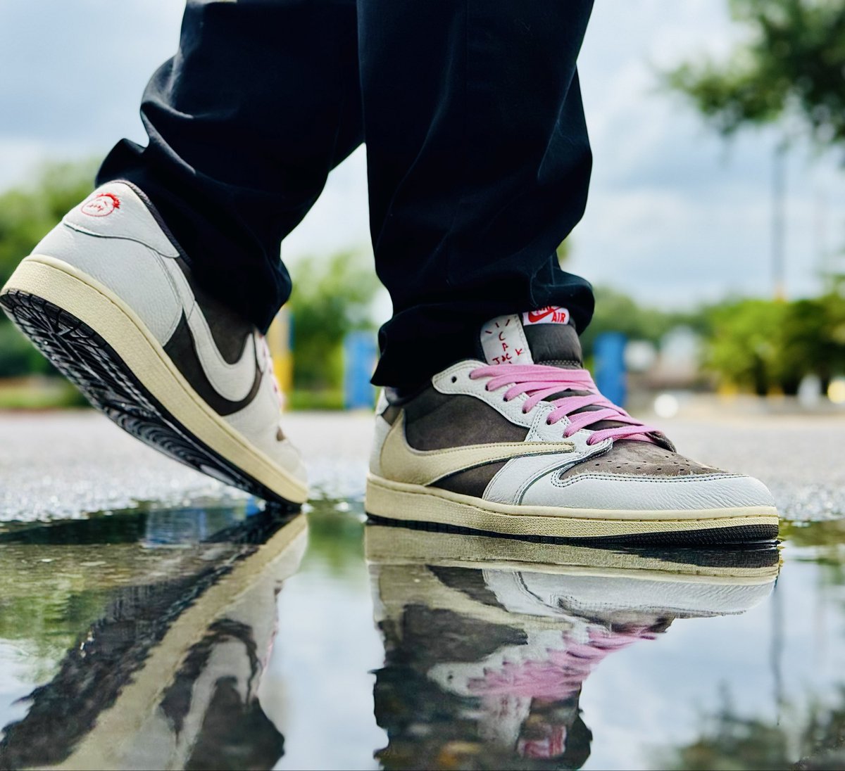 SergioRios1975's tweet photo. Hey! @jmorgan0909, Clean, calm, and collected, but in “reverse” Mochas. Ready to #Manifest_It
🤎 🤍 🌵
#PositivePuddles
#kotd
#soleretriever
#Tradeblock
#SNKRSKickCheck
@NikeStore
@soleretriever
@tradeblock_us
@Xassiel956
@JDWhite112
@trvisXX https://t.co/dkOmfUTNqm
