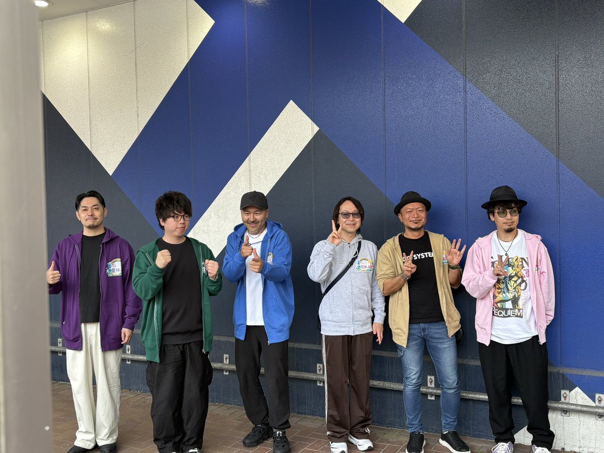 r_xln's tweet photo. 昨日、大谷地ベガスにめちゃ豪華なメンツが来るって事で行ってきた！！
チキンすぎて自販機前で飲み物買ってた嵐さんに声かけるくらいしか出来なかったけど皆好きだから生で見れてよかた😭😭😭 https://t.co/YttwEQDPdu