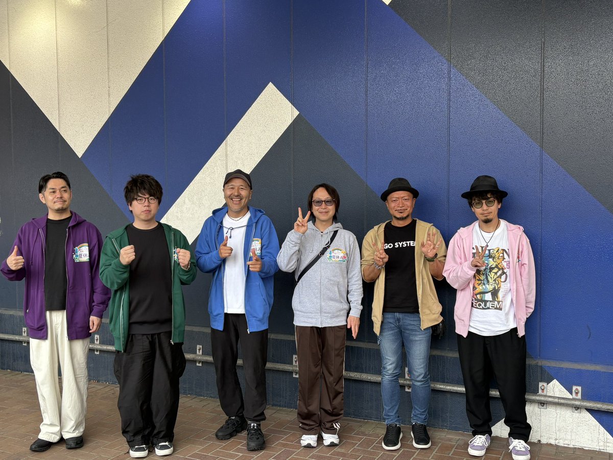 r_xln's tweet photo. 昨日、大谷地ベガスにめちゃ豪華なメンツが来るって事で行ってきた！！
チキンすぎて自販機前で飲み物買ってた嵐さんに声かけるくらいしか出来なかったけど皆好きだから生で見れてよかた😭😭😭 https://t.co/YttwEQDPdu