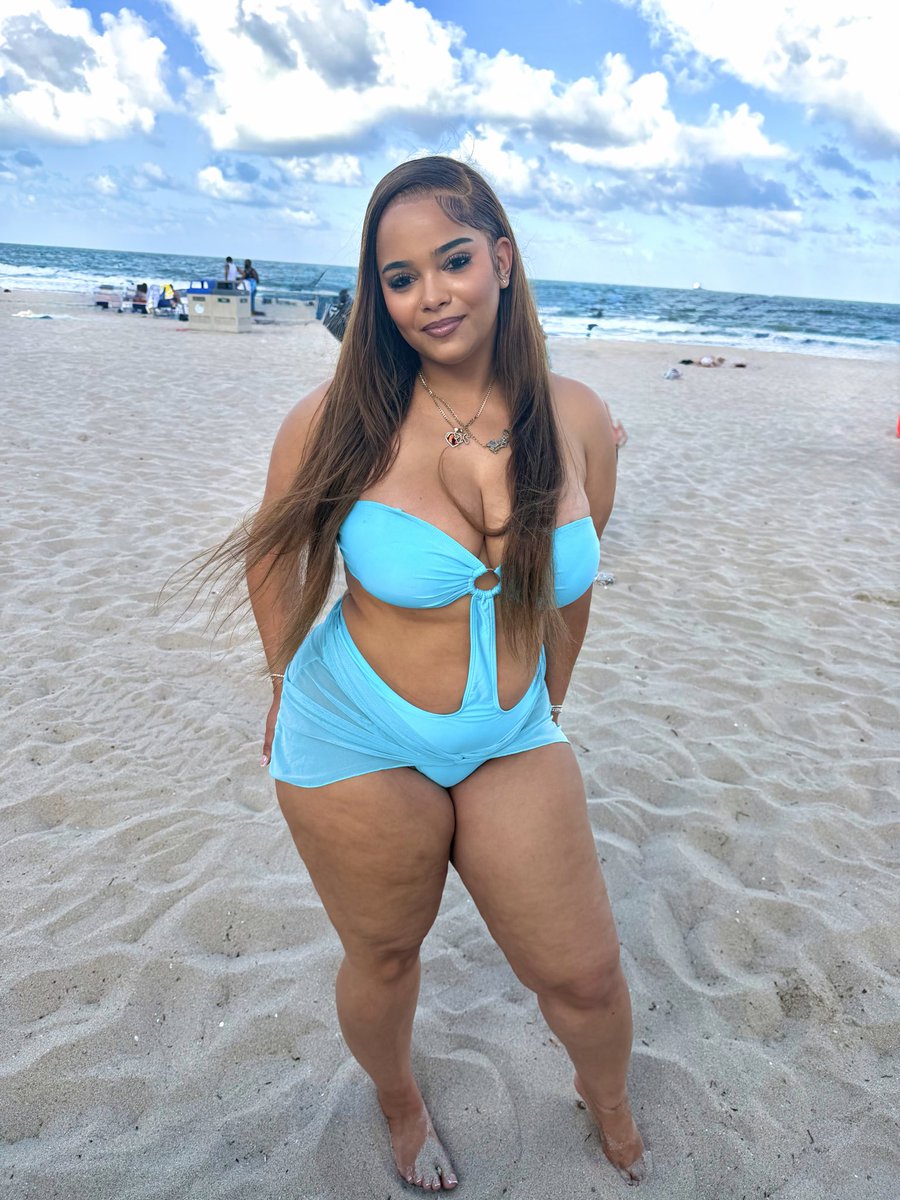 Alexiss_x13's tweet photo. “This her” https://t.co/7l18HumdAO