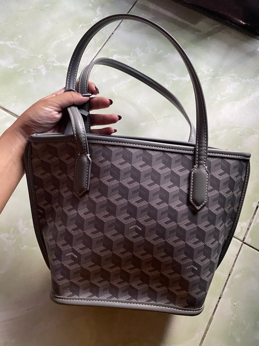 zeusluwin's tweet photo. wts christy ng russo mini ash grey (preloved like new) bener bener good condi krn jarang dipake 540k

https://t.co/m6Z85XKSEh ini oyen nya yaa https://t.co/X9HQJpPYl9