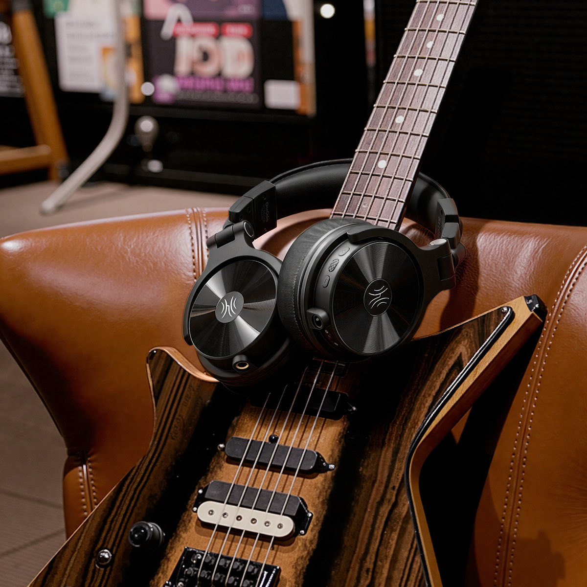 OneOdio_'s tweet photo. Perfect companion for creating music.
-
-
-
#OneOdio #StudioMax2 #Studio #Headphones #MusicProduction #ElectricGuitar #ElectricPiano #SoundQuality #AudioLife https://t.co/KPPM1GoRWV