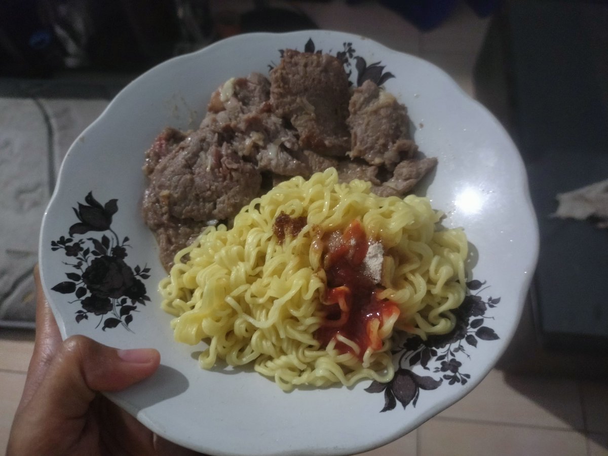 WittyOwlie's tweet photo. Protein gratis😋 https://t.co/T2LzcfbpiV