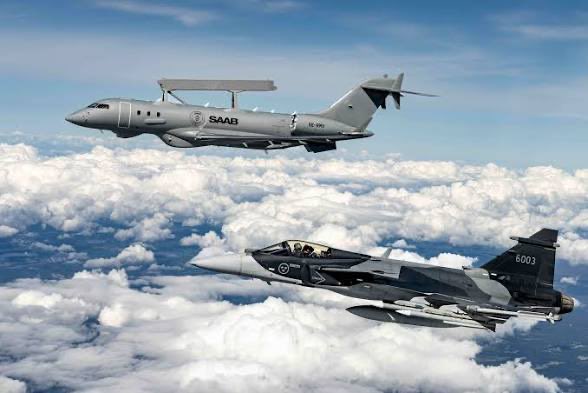RichJBsmith's tweet photo. Yesterday GlobalEye!! 🇨🇦
Today Gripen!! 🇺🇦
Saab AB jet launched towards June !!!
@Saab https://t.co/uA1aWq4NTI