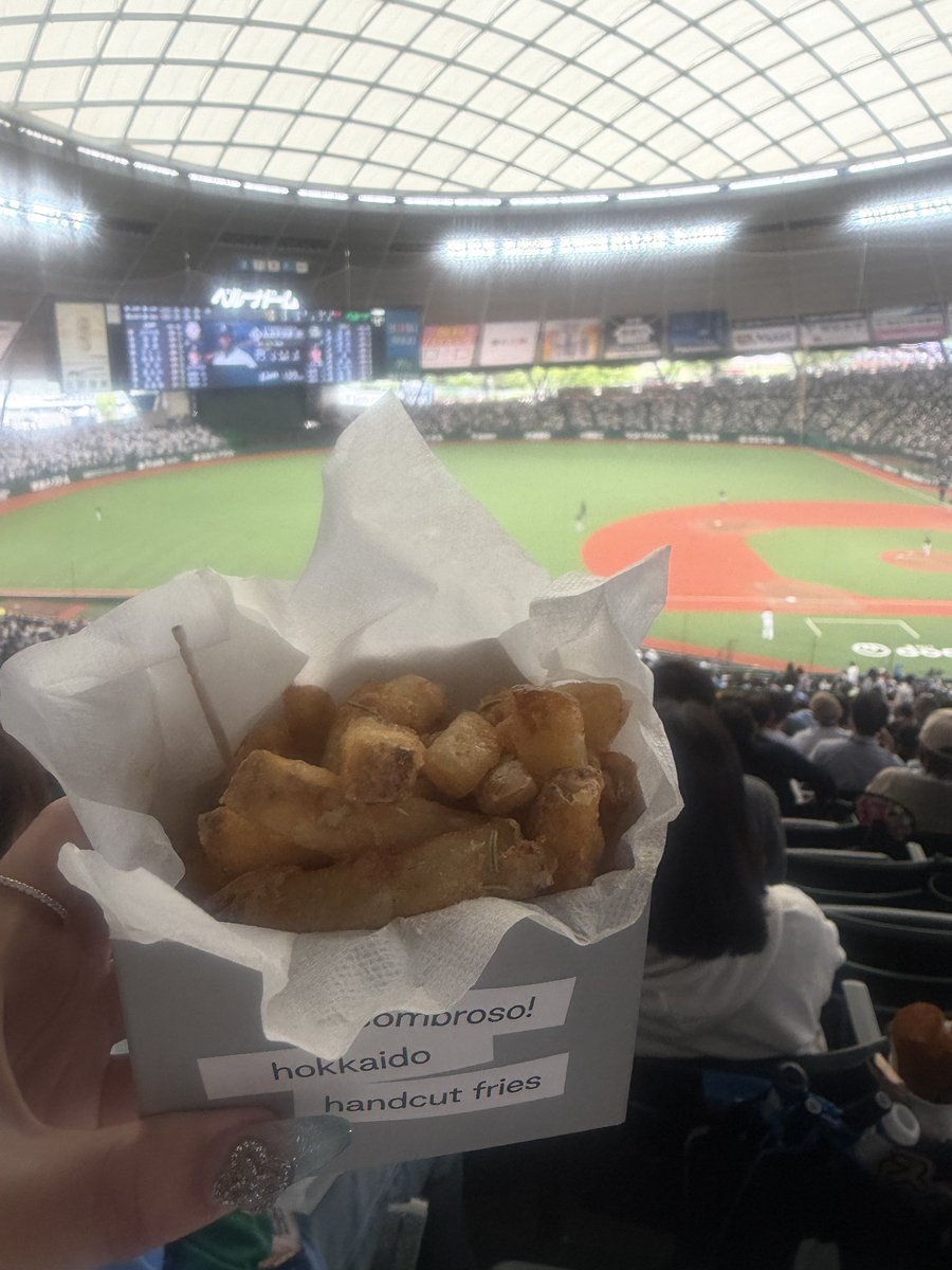 331707my's tweet photo. この前ベルーナドーム行った時に食べたポテトが忘れられなくて、調べたら北海道のお店でした🥲
このポテトを食べるためにベルーナに行きたいくらい美味しかった！🍟 https://t.co/LFeSo8X44q