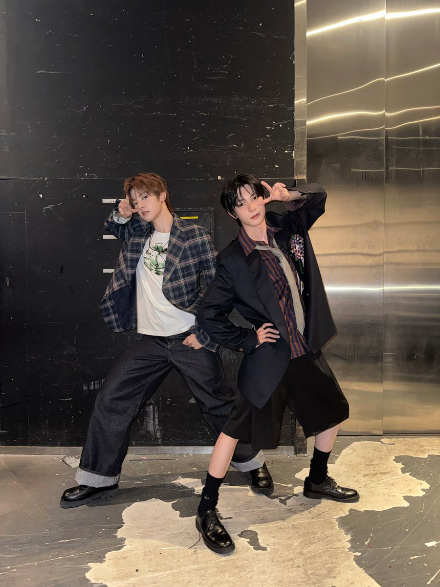 flareu_official's tweet photo. [#FLARE_UPDATE] 260528 Mnet 엠카운트다운

#FLAREU #플레어유
#YOUTH_ERROR #WAY2U https://t.co/WJp0UfKLD5