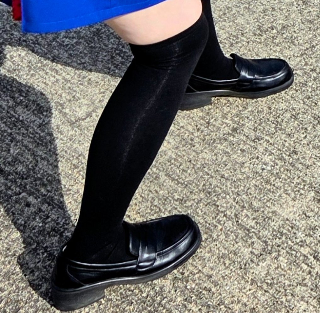 ローファー吸いたい tweet media