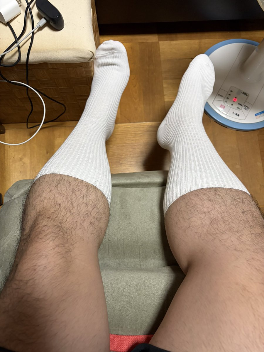 socksgamer's tweet photo. 暑い〜… https://t.co/fLuMbK2Moh