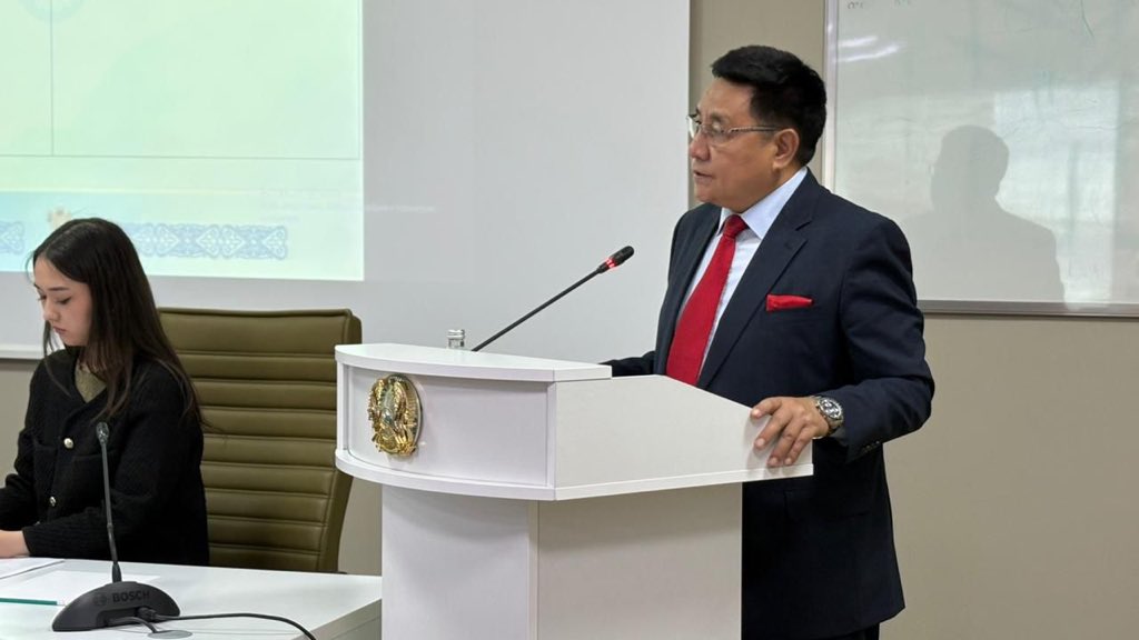 Angkailongdi's tweet photo. Visited Kazakhstan National Defence University (KNDU) and delivered a lecture on “India’s Evolving Engagement with Central Asia and its Implications on Regional Security”, followed by an engaging and in-depth Q&A. Had a fruitful interaction with the Commandant of KNDU, thanked him for KNDU’s steadfast support to the Indian Army Training Team, and conveyed India’s commitment to further strengthening our strategic partnership and defence cooperation with Kazakhstan. 🇮🇳🇰🇿