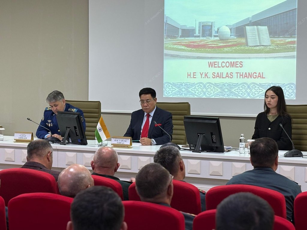Angkailongdi's tweet photo. Visited Kazakhstan National Defence University (KNDU) and delivered a lecture on “India’s Evolving Engagement with Central Asia and its Implications on Regional Security”, followed by an engaging and in-depth Q&A. Had a fruitful interaction with the Commandant of KNDU, thanked him for KNDU’s steadfast support to the Indian Army Training Team, and conveyed India’s commitment to further strengthening our strategic partnership and defence cooperation with Kazakhstan. 🇮🇳🇰🇿