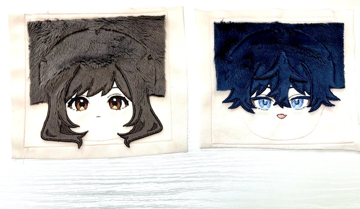nazo_furo's tweet photo. ついに！！！！！
お顔が届きました！！！！！！
見てください！！！可愛い！！！！
顔のデザインは自分なので自画自賛に片足突っ込んでる気もしますがでも可愛い！！！！！！！！
刺繍のクオリティがあまりに高すぎて下手に触らずもう完成でいい気さえしてきましたが頑張ります…！💪 https://t.co/2ie5gNFkgR