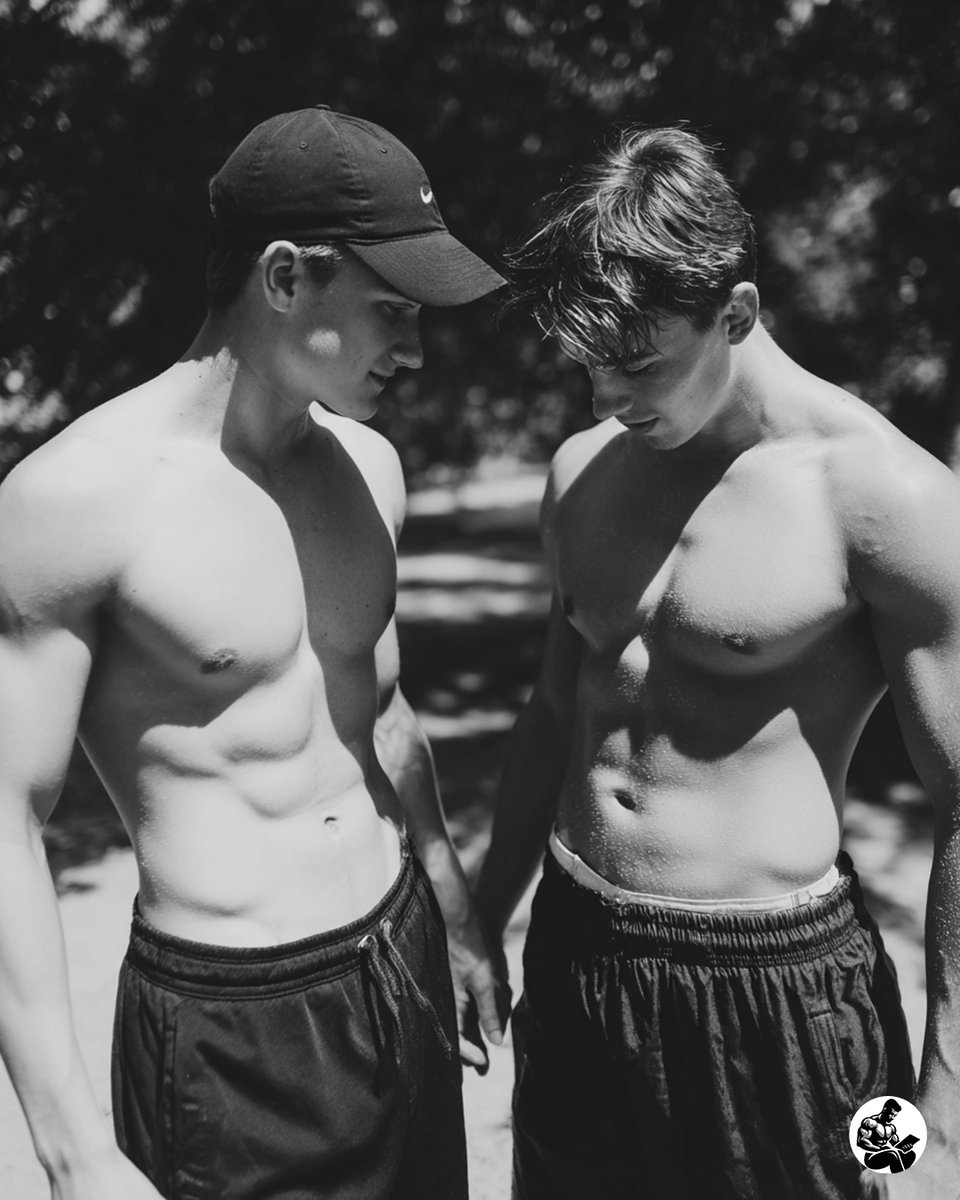 InstinctContact's tweet photo. Matthieu a tout découvert avec le même homme…
(« Découvrir – Matthieu »)
***
Matthieu discovered everything with the same man…
(“Discover – Matthieu”)
https://t.co/njJGxQfWnX
#gaystories #adultfiction #lectureadulte #desir #gayfiction https://t.co/CSff3sPIof