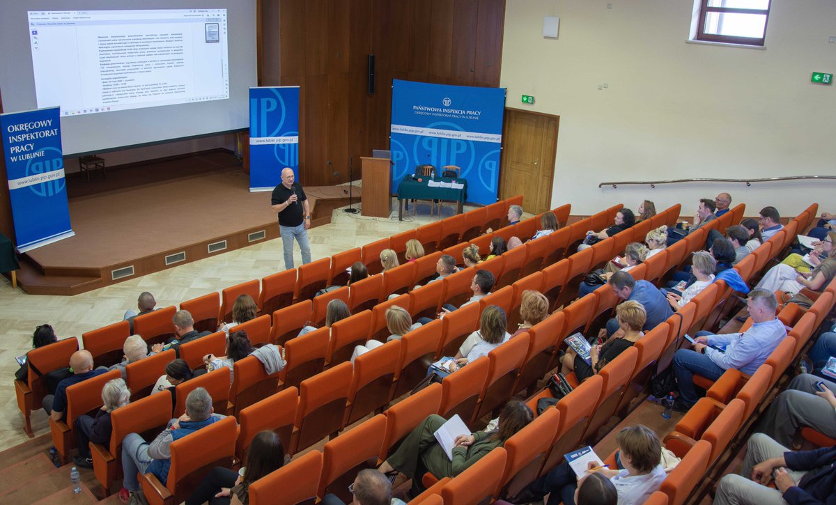OIP_Lublin's tweet photo. Zakończyło się kolejne szkolenie z programu "Prewencja wypadkowa" oraz "Ekspozycja pracowników na niebezpieczne i szkodliwe dla zdrowia czynniki chemiczne w środowisku pracy" 
Chcesz wiedzieć więcej o szkoleniach w @OIP_Lublin❓
Odwiedzaj stronę👉https://t.co/5YlnsH04j7 https://t.co/RwYzmzTuES