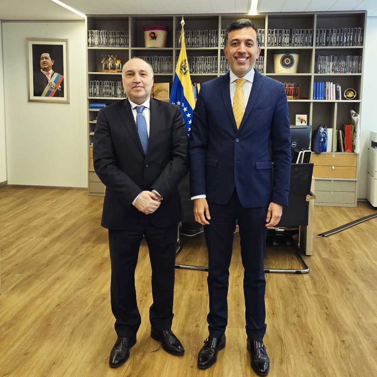 MisionVenOPAQ's tweet photo. Recibimos al embajador de la República Libanesa ante Países Bajos, Su Excelencia Sr. Walid Minkara, en visita de cortesía. El embajador Hector Constant-Rosales, recibió al alto diplomático, reafirmado los lazos de amistad entre ambos países. https://t.co/JAiXTCPP2F