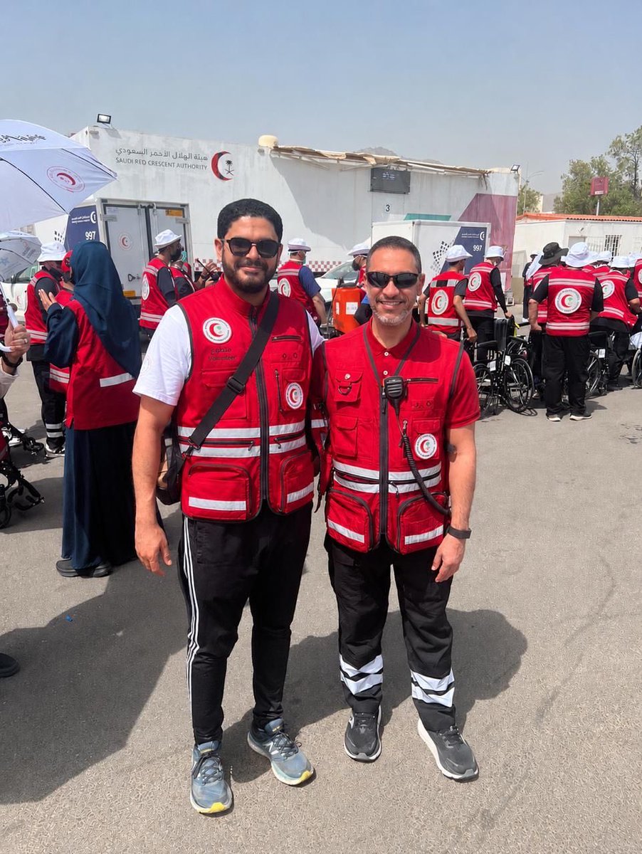 NEOM_CSR's tweet photo. في موسم تتجلّى فيه أسمى معاني العطاء والإنسانية، شارك أحد متطوعي برنامج #أصدقاء_نيوم ضمن فرق هيئة الهلال الأحمر السعودي المشاركة في موسم حج هذا العام ١٤٤٧ هـ 🕋

مشاركة تعكس قيم التطوع والمسؤولية المجتمعية، وتجسّد حرص البرنامج على تمكين المتطوعين للإسهام في المبادرات الوطنية والإنسانية وخدمة ضيوف الرحمن.