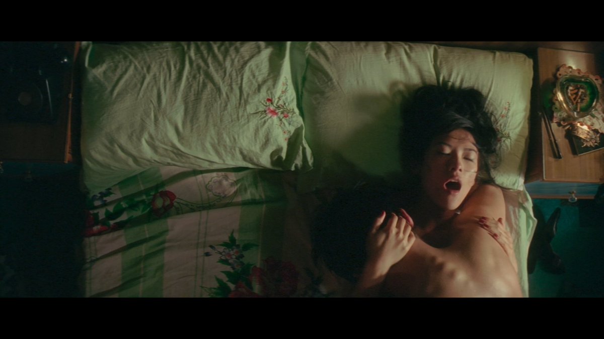 parabatz2's tweet photo. 2046, dir. by wong kar-wai https://t.co/R7Q3jemMmj
