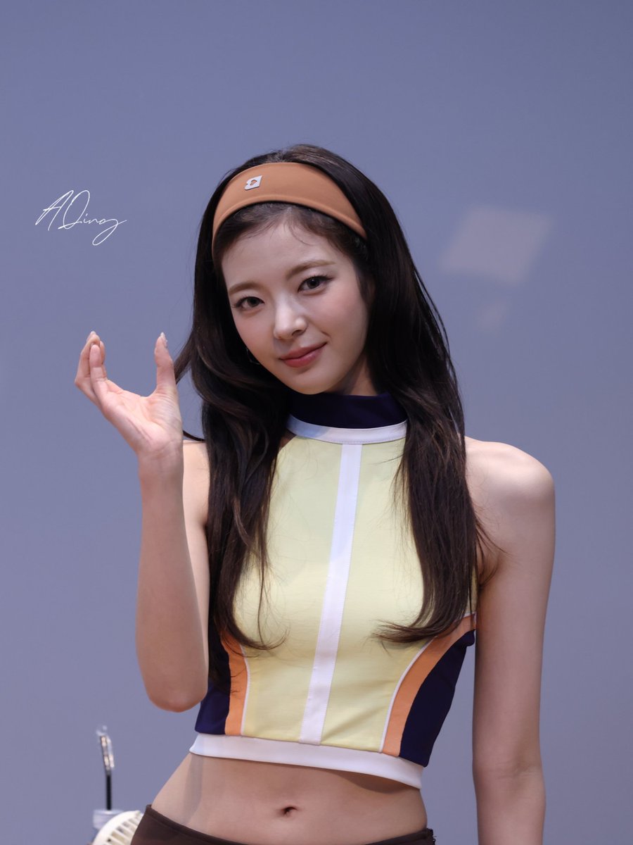 aqing4girls's tweet photo. 260528 HQ
CUTE
#LIA #리아 #ITZY #있지 https://t.co/YRenL2bz2Q