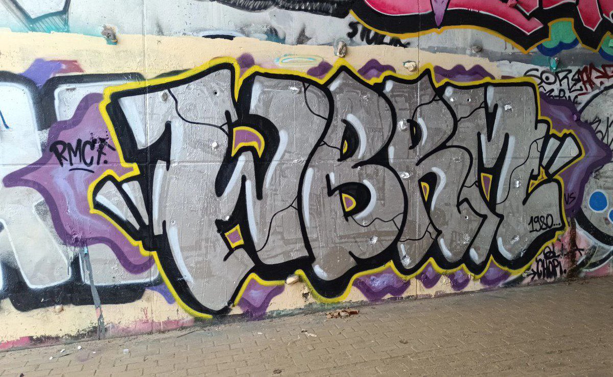 facistcrew's tweet photo. ‘La clave para la inmortalidad es principalmente vivir una vida que valga la pena recordar’

Dos años sin ti. 

La muerte no es el final ,siempre presente en tu calle,tu grupo, amigo. 

WBRM⚡️ https://t.co/XPeqAV5V7T