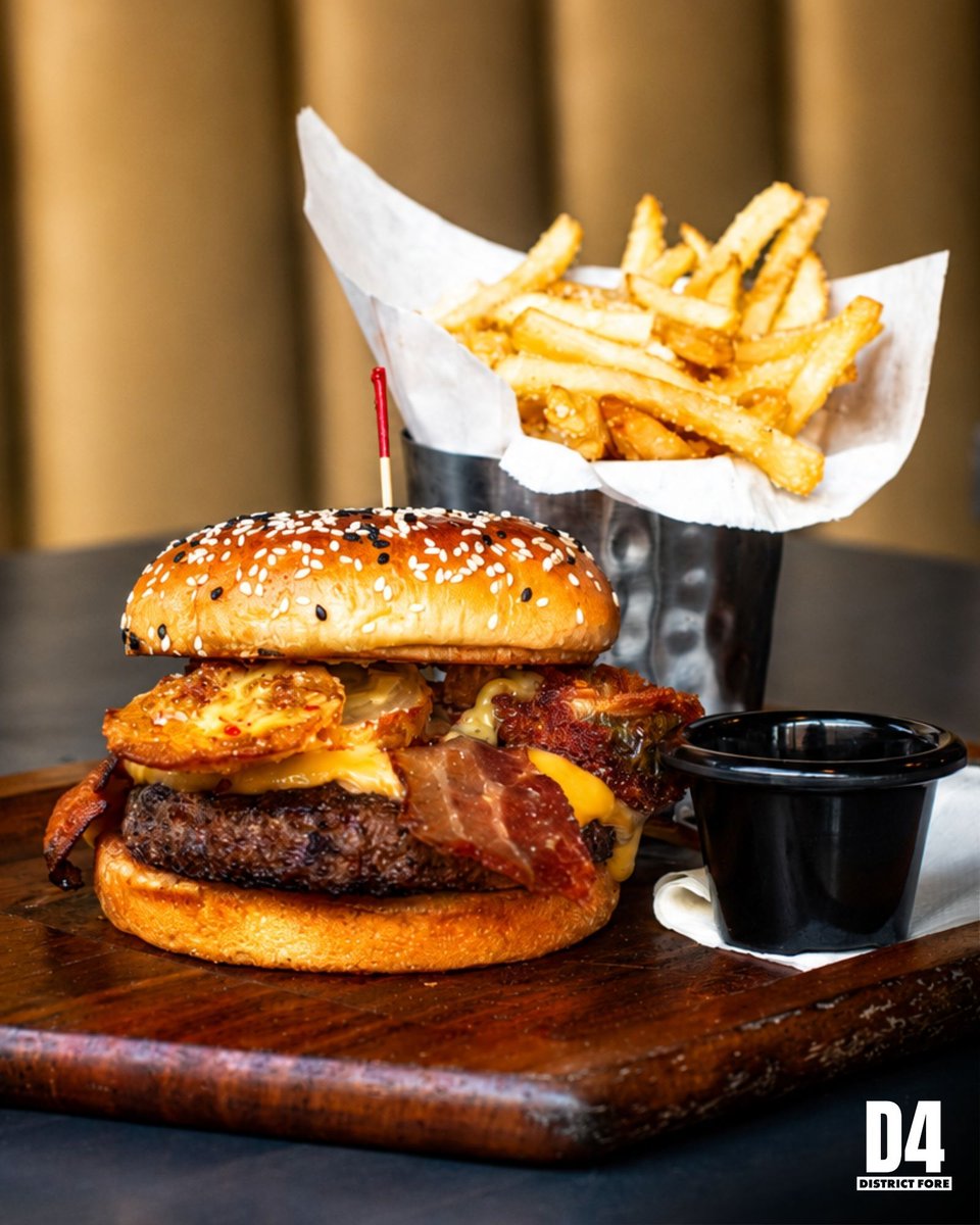 DistrictFore's tweet photo. Our #menu is stacked for #InternationalBurgerDay 🍔

Celebrate at D4 with our delicious selection:
🍔 D4 #Burger
🍔 Smash Burger
🍔 Hoan Bridge Burger
🍔 D4 Smokehouse Burger

What are you ordering? 👇
🔗 https://t.co/2nETU0bCWl
📍 233 E Chicago St | @ThirdWardMKE https://t.co/OXa2mKGj3f