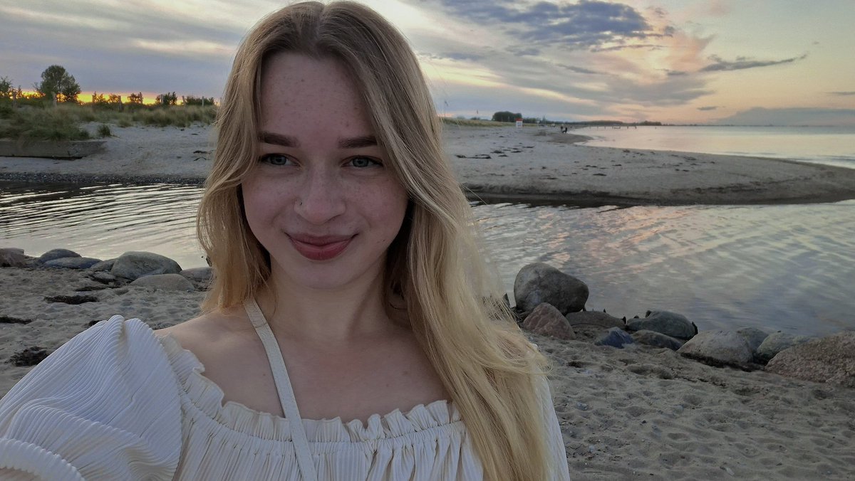 queennalina's tweet photo. Manche wollen Freiheit.
Ich will Menschen, denen es leicht fällt, mir alles zu geben. https://t.co/m6u4XCiC8f