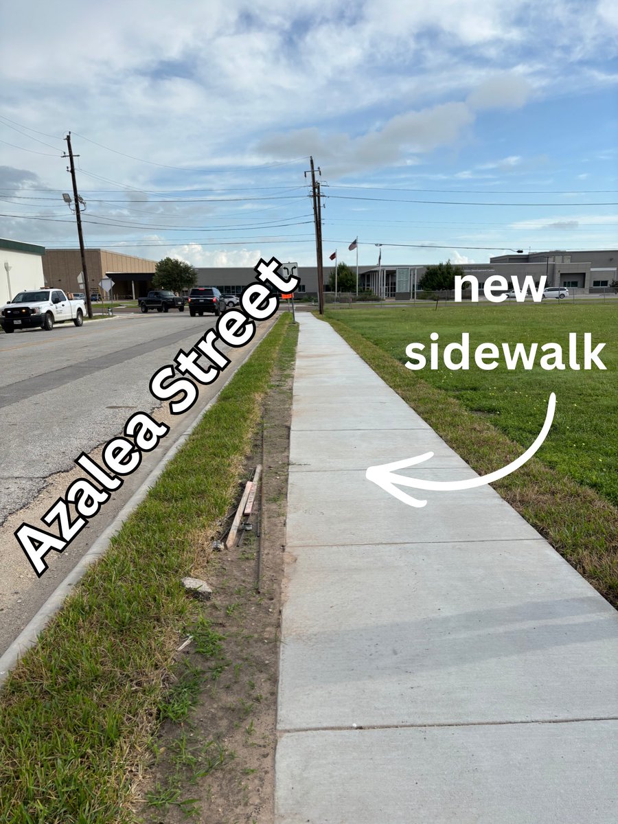 VictoriaPIO's tweet photo. #TransformationThursday
🚧 👷 The Bon Aire and Morningside subdivision construction project is well underway! The road reconstruction will start this summer. 👀 To see more streets projects planned this year, check out the plan at https://t.co/Hq2duggzYk https://t.co/uwomTNe6Jy
