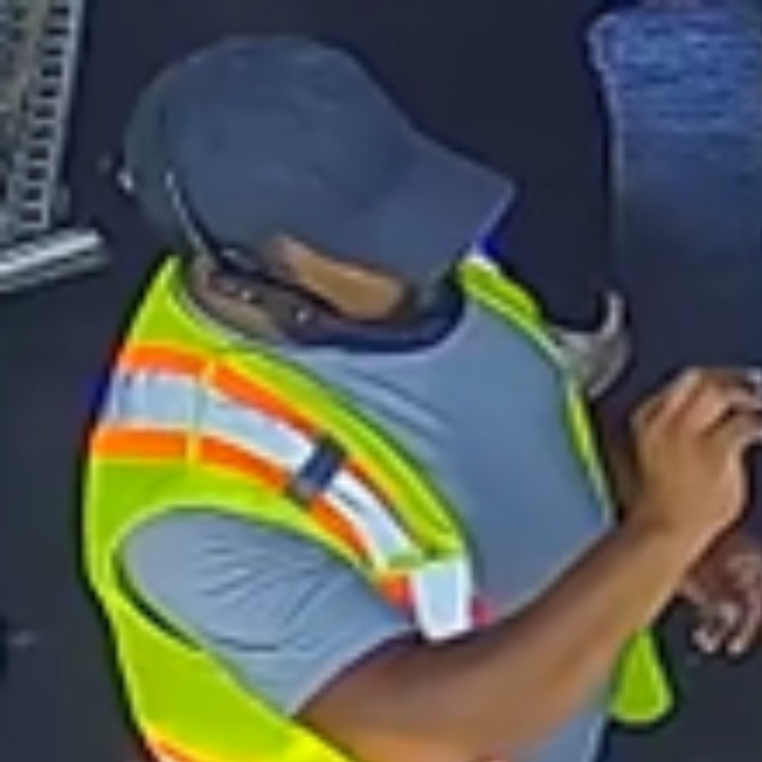 PeelPolice's tweet photo. Peel Police Seek Public’s Help Identifying Prolific Fuel Station Fraud Suspects

READ MORE: https://t.co/o6rPnrsSyc https://t.co/6GStHIYfnB