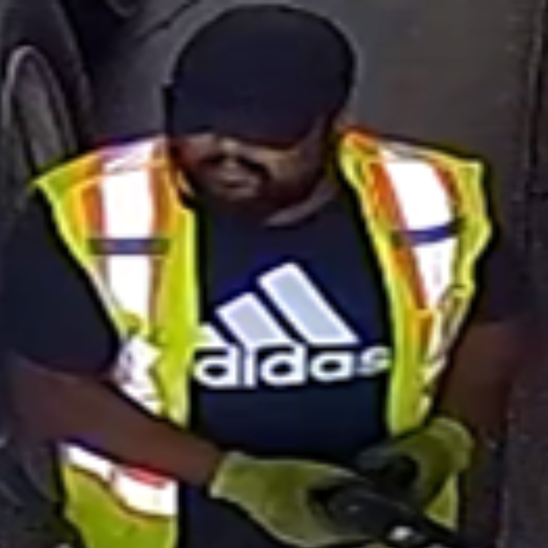 PeelPolice's tweet photo. Peel Police Seek Public’s Help Identifying Prolific Fuel Station Fraud Suspects

READ MORE: https://t.co/o6rPnrsSyc https://t.co/6GStHIYfnB