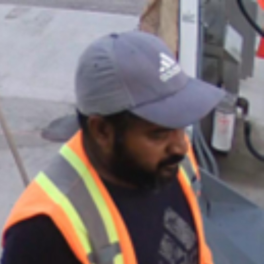 PeelPolice's tweet photo. Peel Police Seek Public’s Help Identifying Prolific Fuel Station Fraud Suspects

READ MORE: https://t.co/o6rPnrsSyc https://t.co/6GStHIYfnB