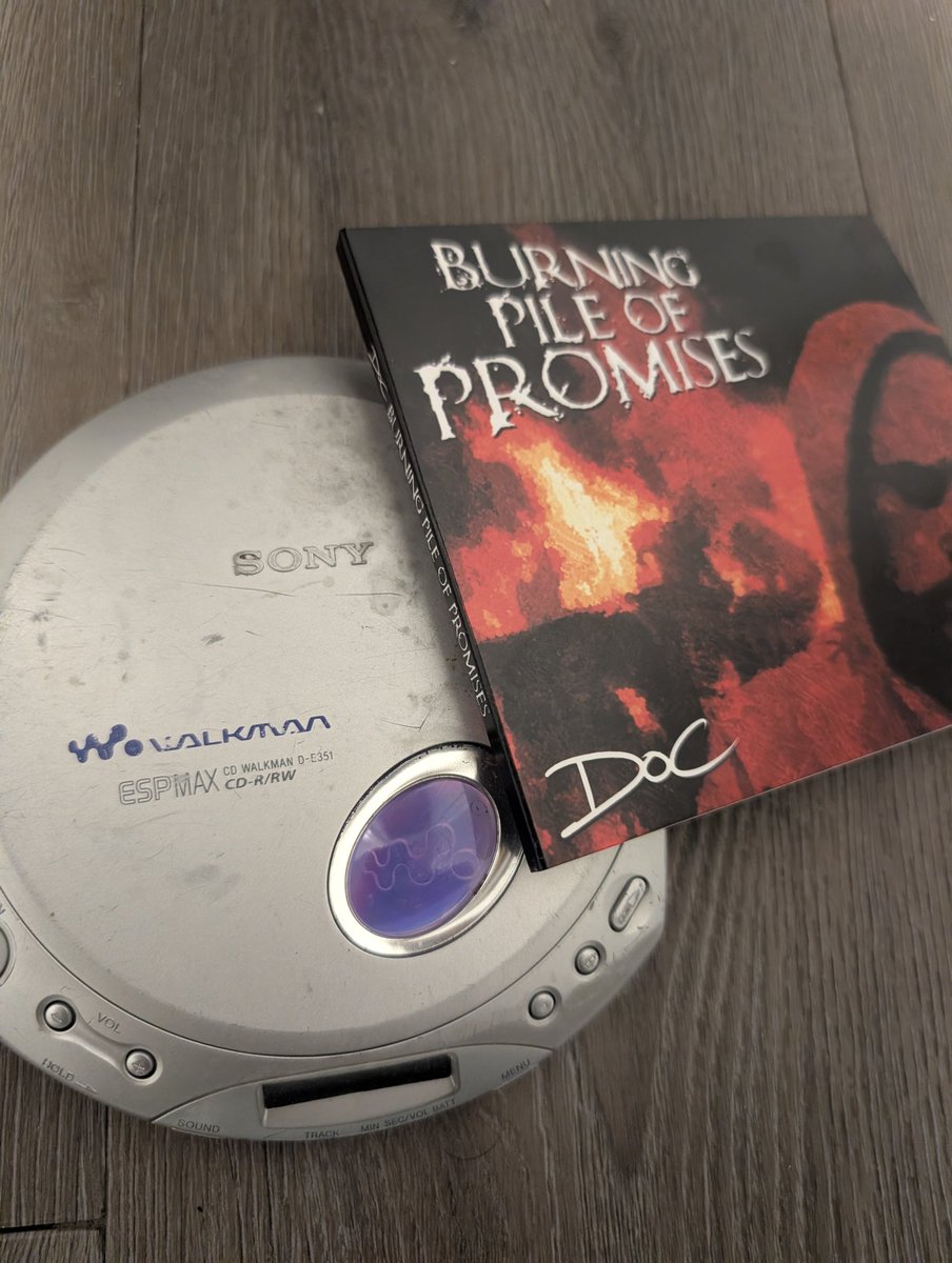 MixRPD's tweet photo. I shit you not 💿⏯️🎶 https://t.co/BlRjruUlID