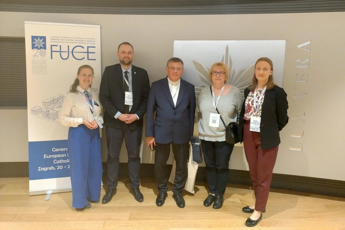 UPJP2's tweet photo. 📣 W dniach 20–22 maja 2026 r. w Zagrzebiu odbyło się Zgromadzenie Ogólne FUCE — Fédération des Universités Catholiques Européennes.  dziedzictwa św. Jana Pawła II środowisku europejskich uniwersytetów katolickich.
Pełna relacja: https://t.co/WiV0lBrbji https://t.co/yPsxhBkHwc