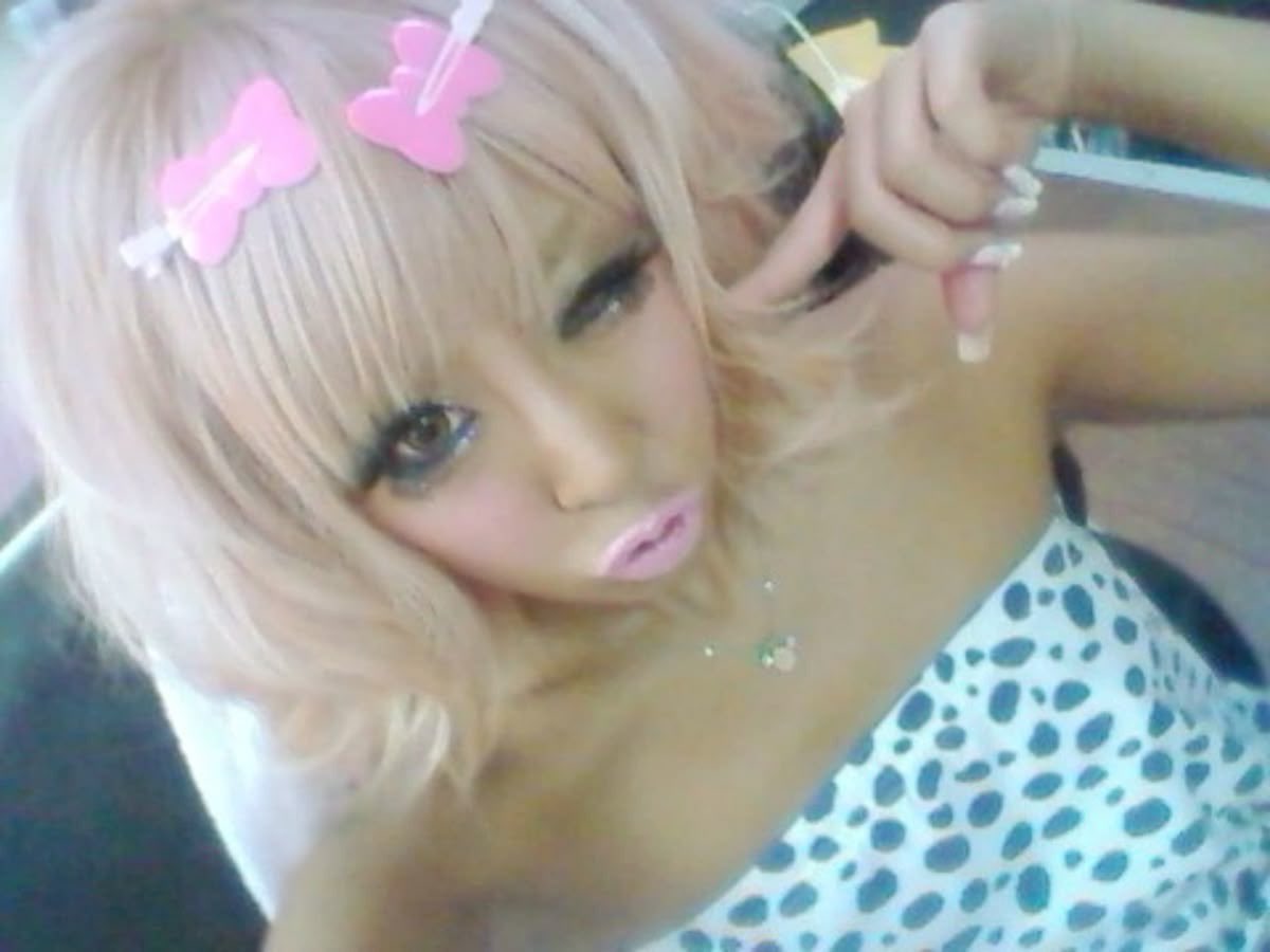batsumelo's tweet photo. My gyaru inspo atm #ギャル https://t.co/CVmBKXQn8x