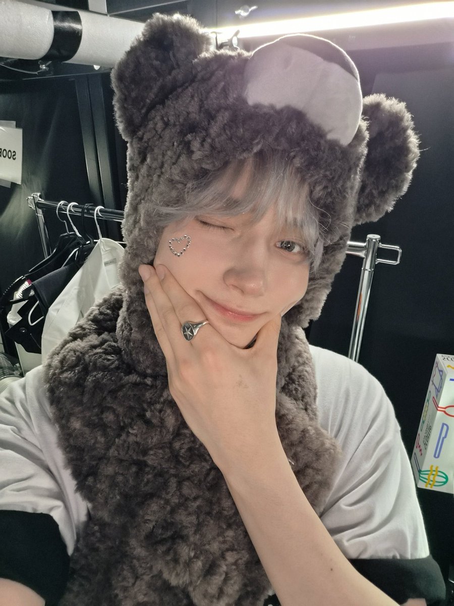  . ݁⋆ lishie 𖣂 ݁˖ . ݁ tweet media