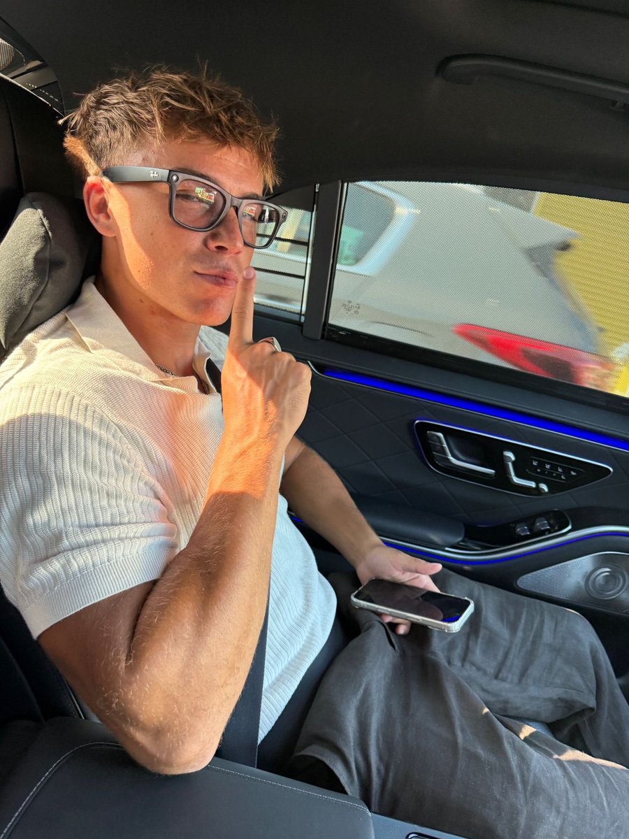 masterchad17's tweet photo. How I look at my sub when I tell him we’re buying a Rolex on my (his) credit card this weekend https://t.co/4KiXewvfpF