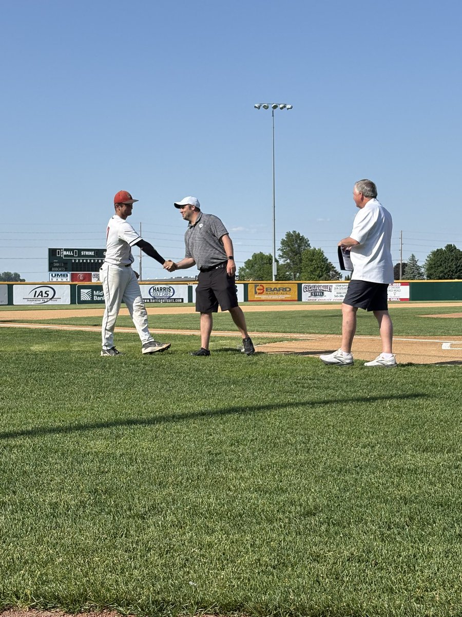 WDHSbaseball's tweet photo. Thank you Iowa High School Athletic Association for honoring Brett with Iowa’s NFHS Spirit of Sport Award. Brett has battled with incredible strength and courage, yet continues to show up every day with a positive attitude and team-first mindset. His toughness and heart inspire!! https://t.co/wW5PT0dCQL