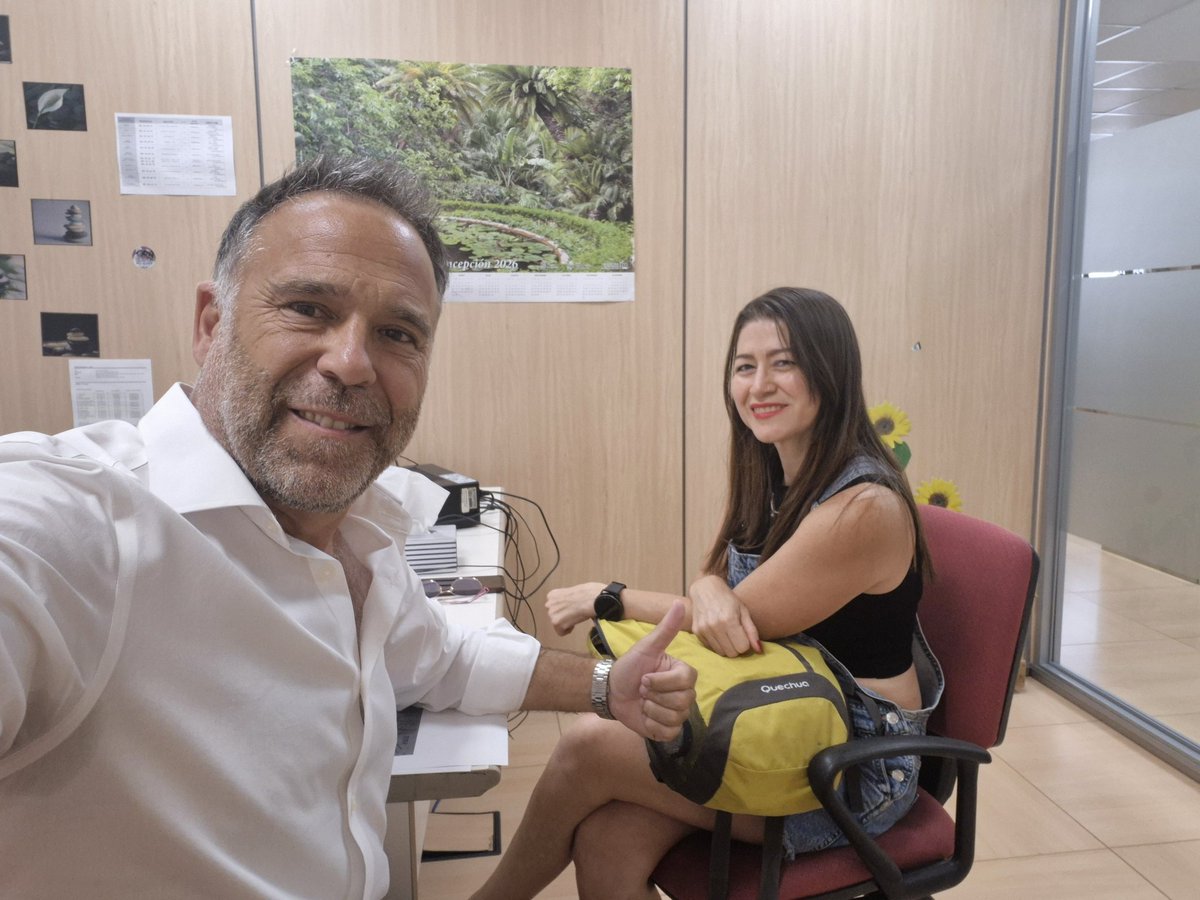 ServIlseMalaga's tweet photo. Diario de unos intèrpretes de LSE ✍️
28/5/26📆
Vamos cerrando la semana y con ello las atenciones a las personas sordas que van a hacer uso de los servicios y recursos del Ayto de @malaga https://t.co/wkwtnPgpWK