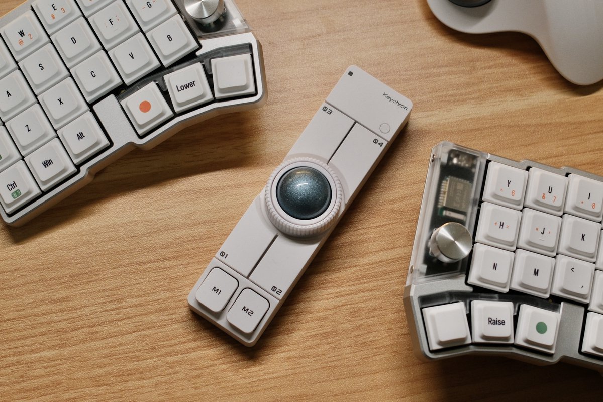 GadgetMitchy's tweet photo. ＼note更新／

マウスまで手を伸ばすのが少しだけ面倒になってきたので、Keychron Nape Proを使ってみた話です。

記事はリプに置いてます。 https://t.co/aDfGgrDsk7
