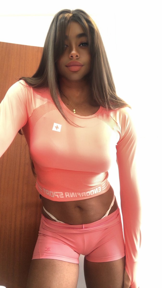 Danimedeiroscd's tweet photo. Bom dia. Chegando do treino. Gostou dos resultados? Aposto que meu corpo é melhor que o da sua mulher 😛
#cdzinha #crossdresser #asschallenge #BUNDAAWARDSㅤ #pintoawards #shemale #tgirl #femboy https://t.co/WOjp7HkvxQ