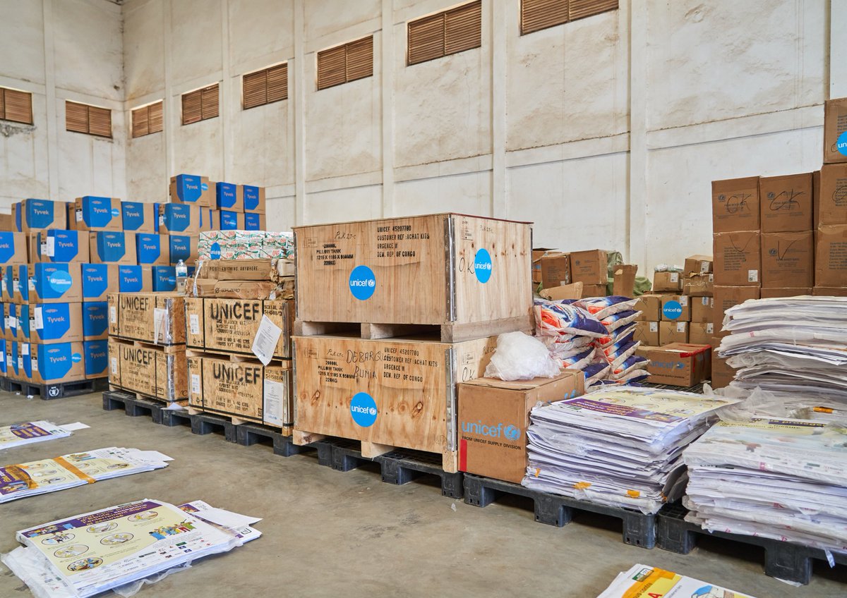 WFP_Africa's tweet photo. 📍Ituri, #DRC: the Ebola response is scaling up:
50 metric tons of @UNICEF supplies have reached frontline teams — from protective gear 🧤😷 to essential medical materials.

Through its logistics support, WFP is helping deliver supplies quickly, keeping the response effective. https://t.co/pVPXdzMiGM