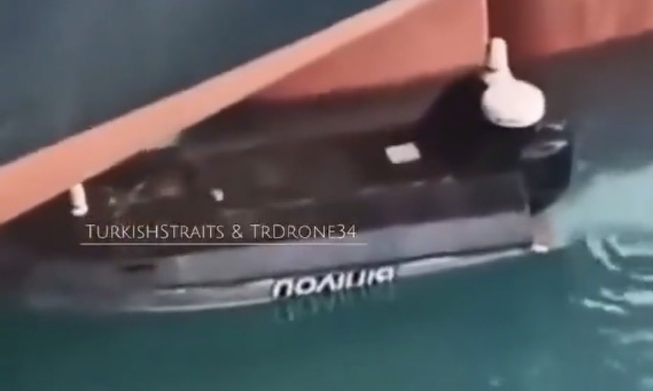 NotWoofers's tweet photo. Ukrainian kamikaze drone boat lodged in a Russian oil tanker https://t.co/hgZmk24gWN