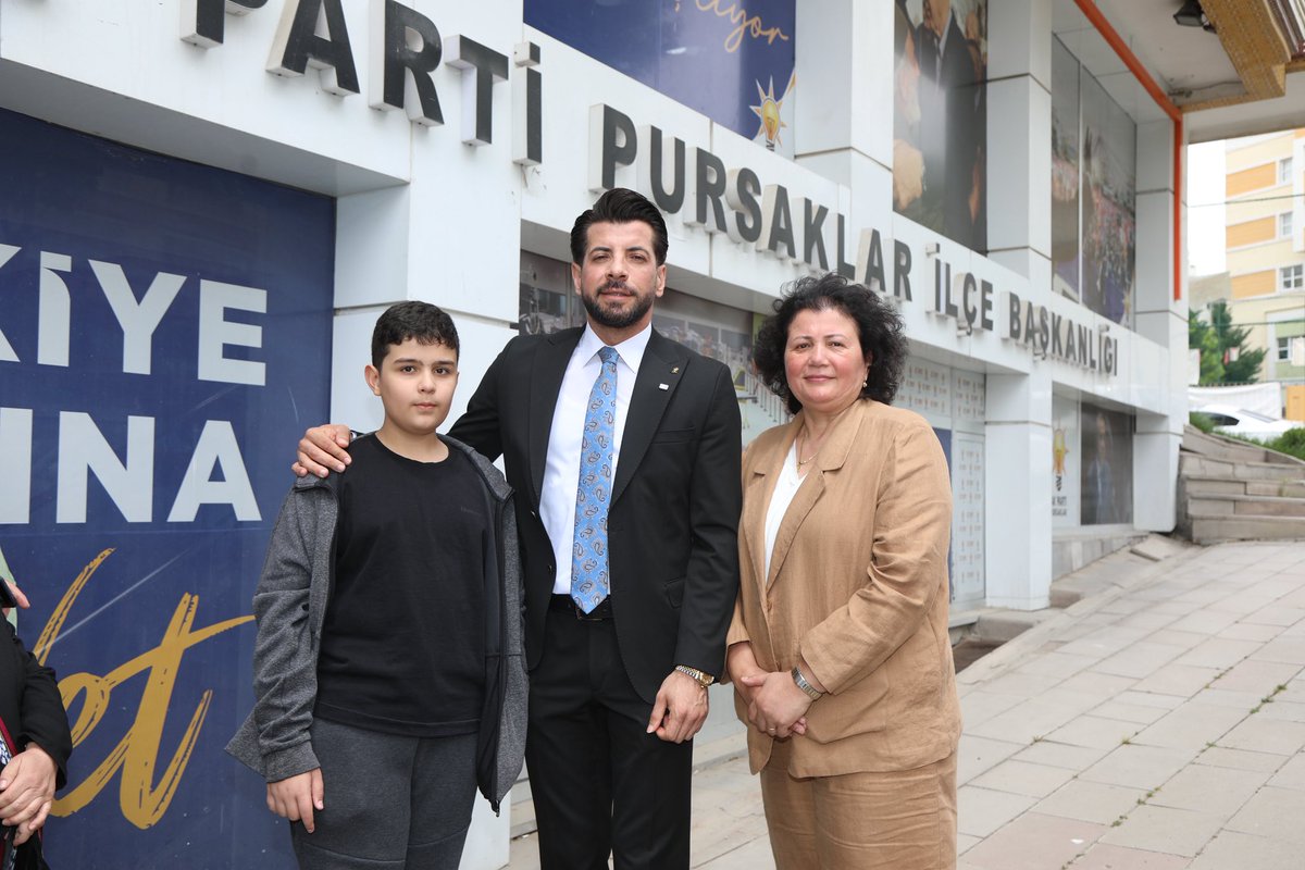 AKPURSAKLAR's tweet photo. İlçe Başkanımız İbrahim Kopan, Belediye Başkanımız Ertuğrul Çetin, kadın kollarımız, gençlik kollarımız, meclis üyelerimiz, teşkilat mensuplarımız ve kıymetli vatandaşlarımızın yoğun katılımıyla teşkilat bayramlaşmamızı büyük bir birlik, beraberlik ve kardeşlik ortamında gerçekleştirdik.

Bayramın huzurunu ve mutluluğunu hep birlikte paylaşarak, dayanışma ve gönül bağlarımızı bir kez daha güçlendirdik. Rabbim birlik ve beraberliğimizi daim eylesin. Hayırlı bayramlar dileriz.