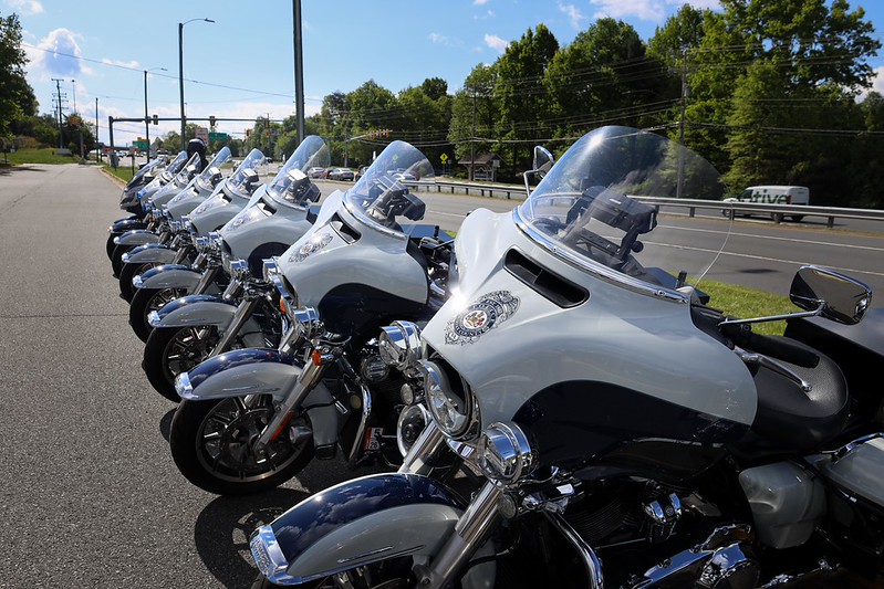 FairfaxCountyPD's tweet photo. Motorcycle Season Is Here: What Riders and Drivers Need to Know. Full story here ➡️https://t.co/whOzMVpQ9h https://t.co/SkPNeeYWag