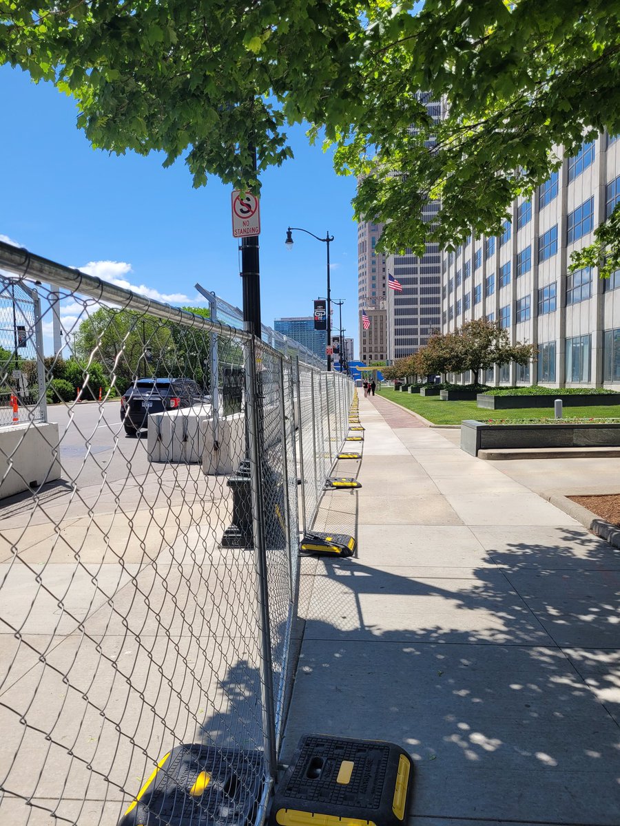 DetroitCFO's tweet photo. Heads up: Due to street closures related to the #DetroitGrandPrix downtown, the Detroit Taxpayer Service Center (DTSC) at CAYMC is only open virtually TODAY Thursday, May 28 and Friday, May 29.  
🧵 https://t.co/dW0FHiSIxv