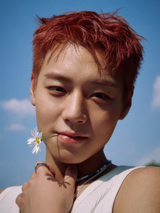 LevoreMagazine's tweet photo. Happy 27th birthday to the talented Park Jihoon 🎉

#ParkJihoon #HappyBirthday #Kpop https://t.co/o7KzKxF3F6