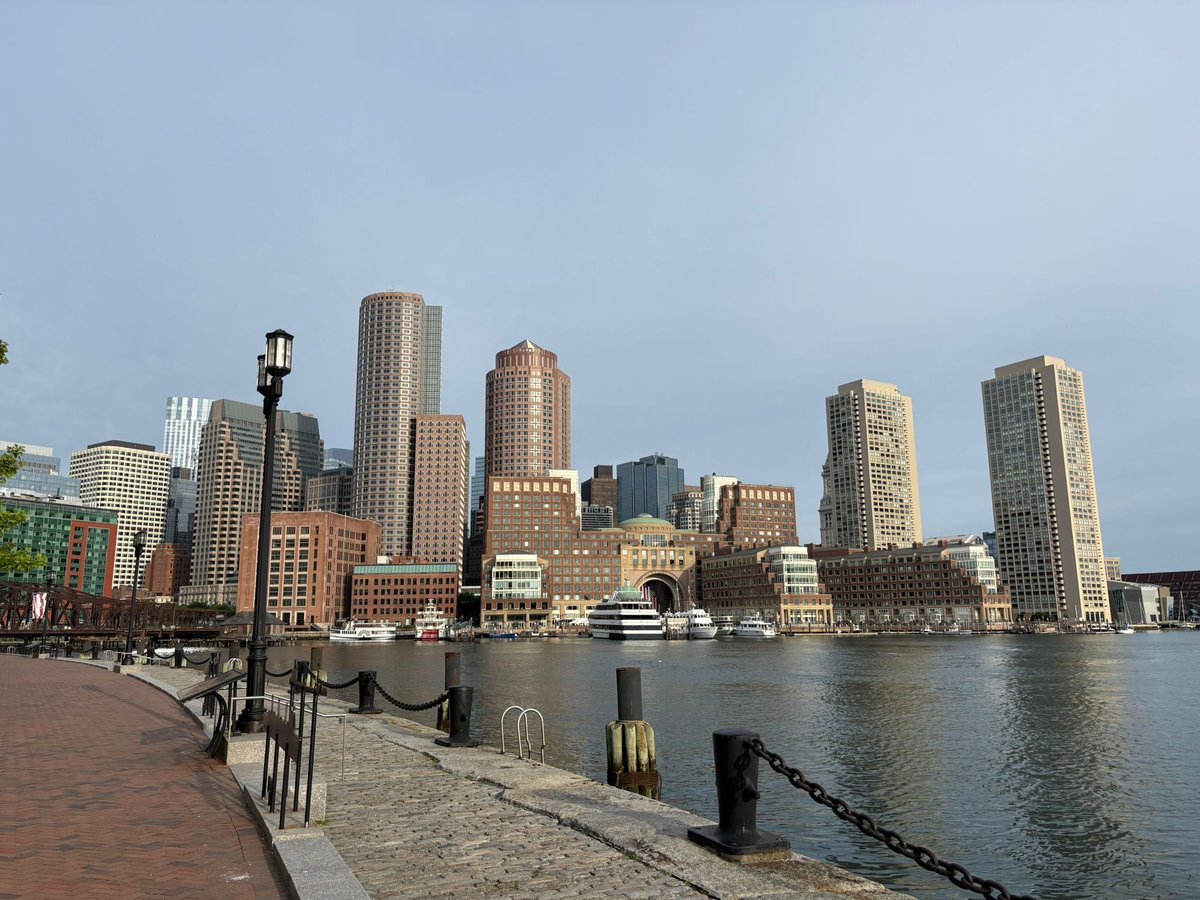 MaxwellBondTeam's tweet photo. The Maxwell Bond US team are out at the Robotics Summit &amp; Expo in Boston today 🤖

If you’re attending the event or in the Boston area this week, feel free to reach out for a chat 👋

#Robotics #RoboticsSummit #BostonTech #AI #Innovation #Networking #MaxwellBond https://t.co/4Xop9c9YLm