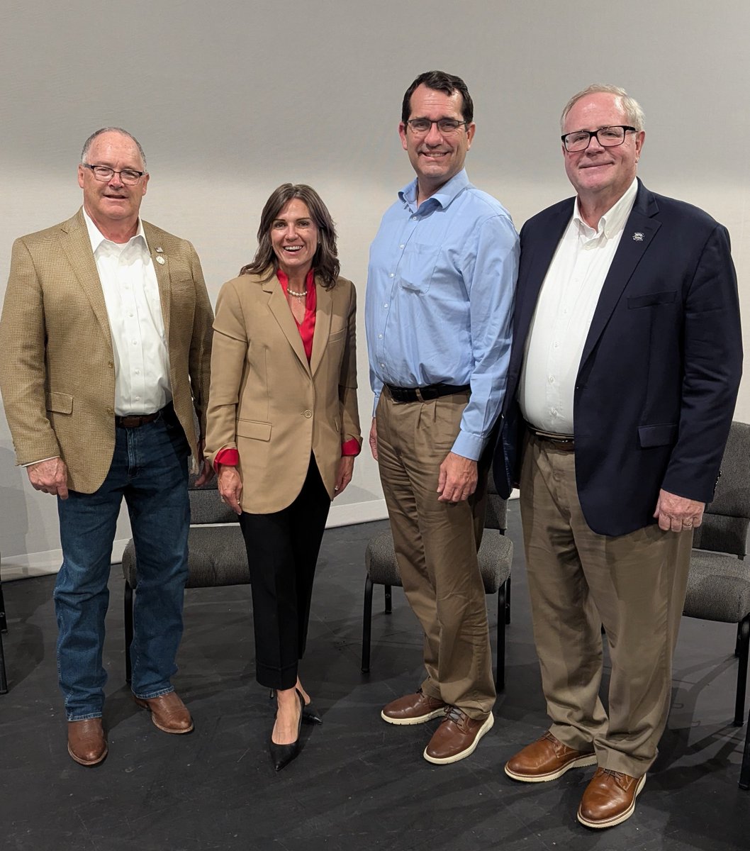 RurDev_Kansas's tweet photo. Rural Development issues were the topic of a roundtable discussion in Marion County. Thanks to Rep. Derek Schmidt, @RepDerekSchmidt @DerekSchmidtKS, for hosting RD Kansas. https://t.co/jNUAWN03yj